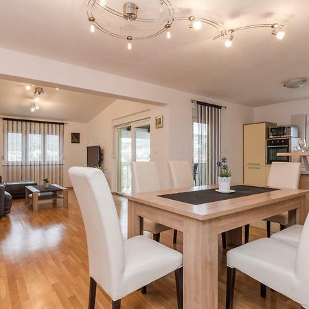 Apartment Natalie Sea View With 3 Bedrooms And Everything Is Air-Conditioned Sali Zewnętrze zdjęcie