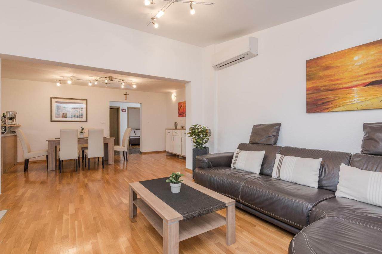 Apartment Natalie Sea View With 3 Bedrooms And Everything Is Air-Conditioned Sali Zewnętrze zdjęcie